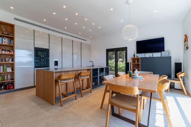 4 makuuhuone Huvila myytävänä paikassa Santa Ponsa, Calvià mukana uima-altaan - 4 750 000 € (Ref: 10028279)