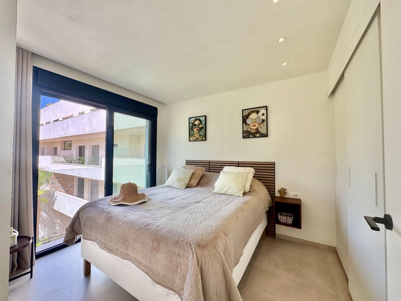 3 quarto Apartamento para venda em Las Colinas Golf com piscina garagem - 819 000 € (Ref: 10028294)