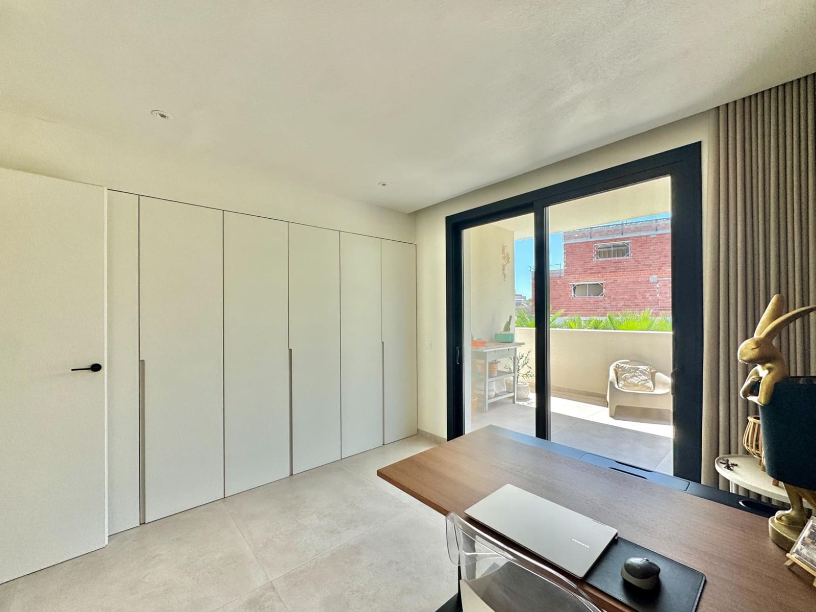 3 quarto Apartamento para venda em Las Colinas Golf com piscina garagem - 819 000 € (Ref: 10028294)