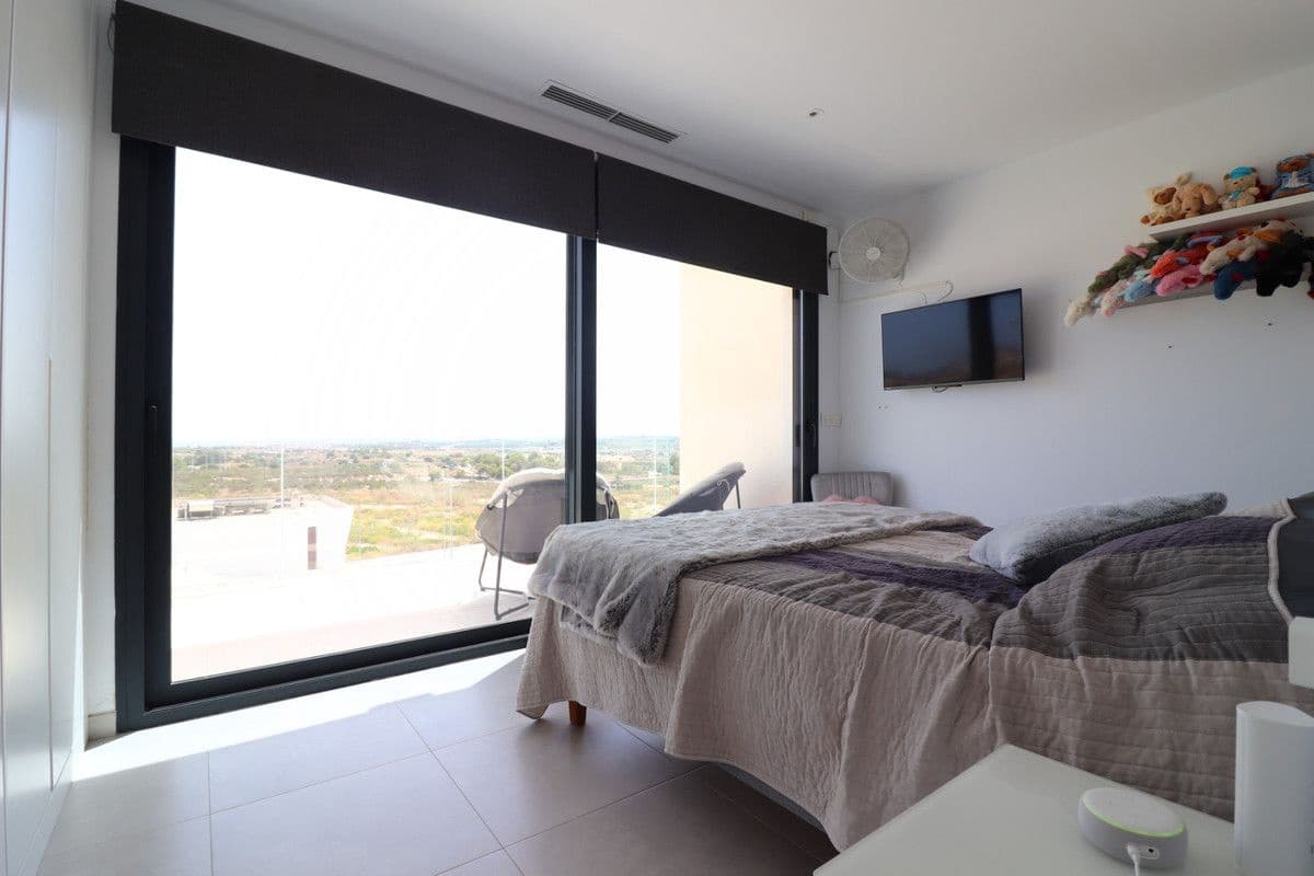 4 bedroom Villa for sale in Benijofar with pool - € 795,000 (Ref: 10028296)