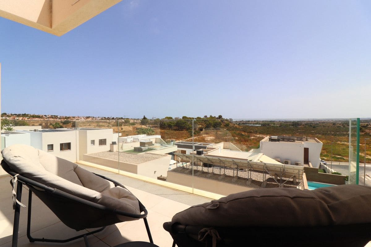 4 bedroom Villa for sale in Benijofar with pool - € 795,000 (Ref: 10028296)
