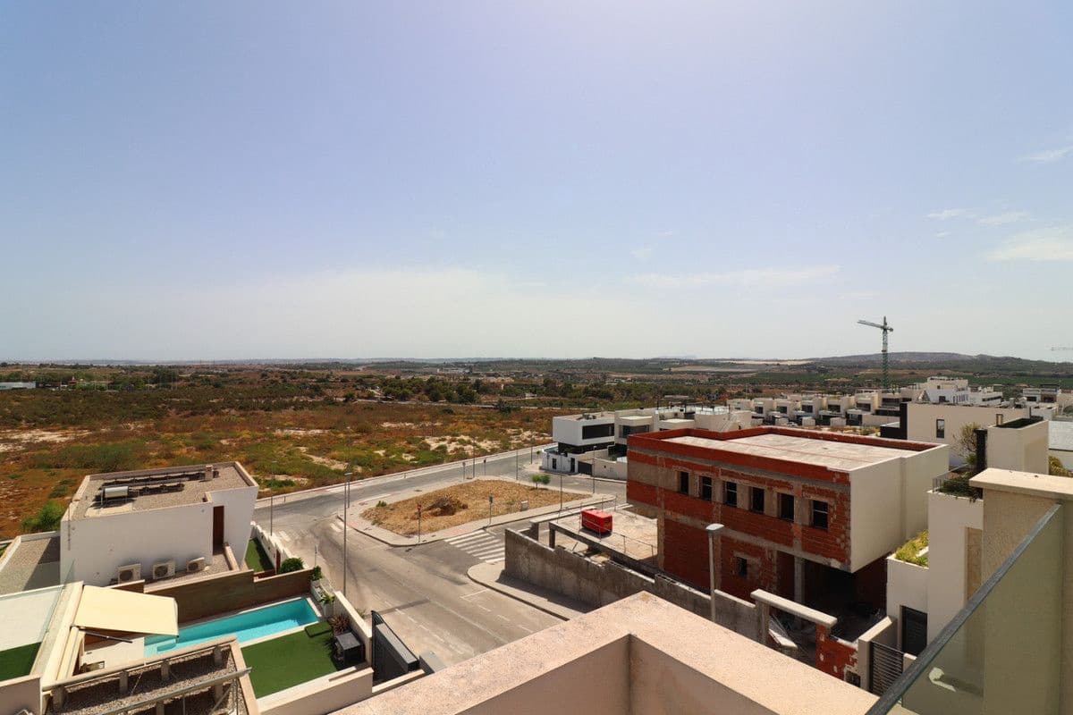 4 bedroom Villa for sale in Benijofar with pool - € 795,000 (Ref: 10028296)
