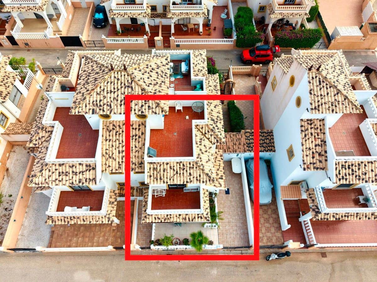 2 slaapkamer Villa te koop in Orihuela Costa met zwembad - € 239.000 (Ref: 10028306)