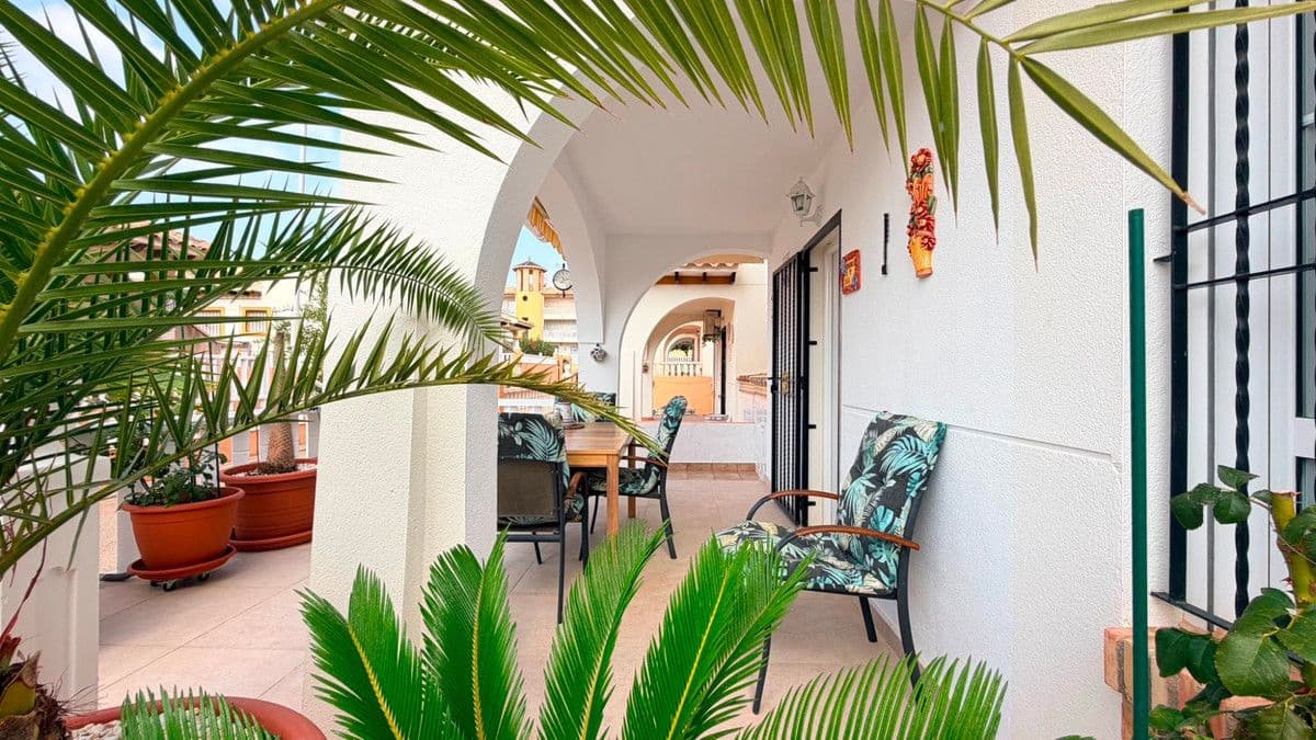 2 slaapkamer Villa te koop in Orihuela Costa met zwembad - € 239.000 (Ref: 10028306)