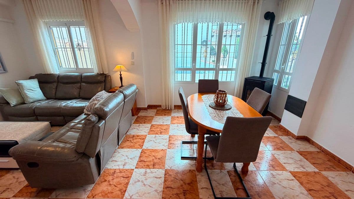 2 slaapkamer Villa te koop in Orihuela Costa met zwembad - € 239.000 (Ref: 10028306)