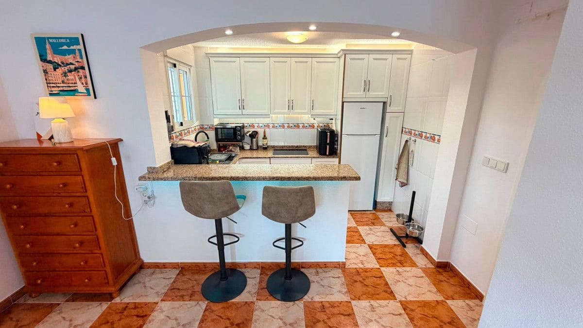 2 slaapkamer Villa te koop in Orihuela Costa met zwembad - € 239.000 (Ref: 10028306)