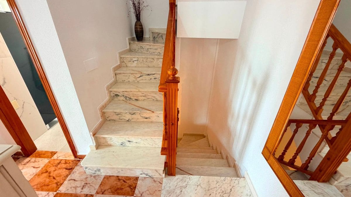 2 slaapkamer Villa te koop in Orihuela Costa met zwembad - € 239.000 (Ref: 10028306)