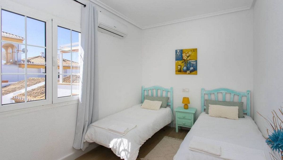 3 bedroom Apartment for sale in La Zenia with pool - € 330,000 (Ref: 10028313)