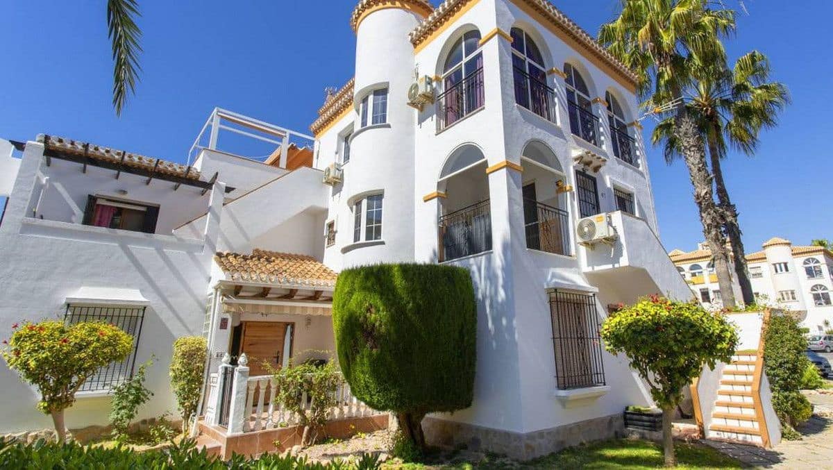 3 bedroom Apartment for sale in La Zenia with pool - € 330,000 (Ref: 10028313)