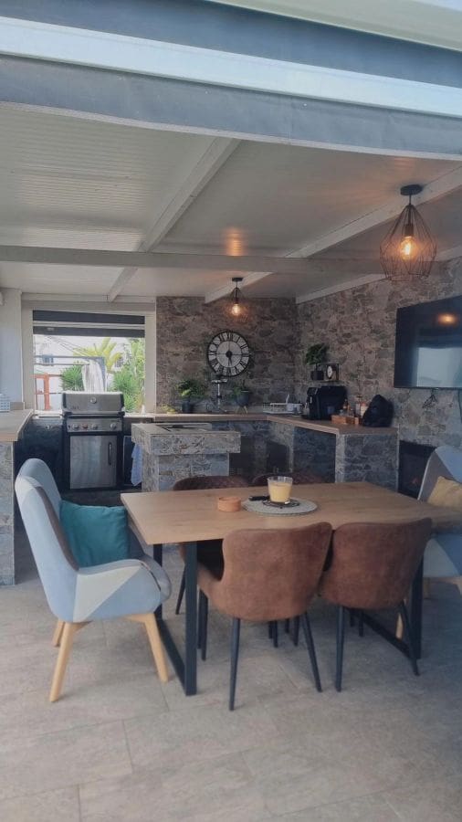 5 bedroom Villa for sale in Torrevieja with pool - € 760,000 (Ref: 10028328)