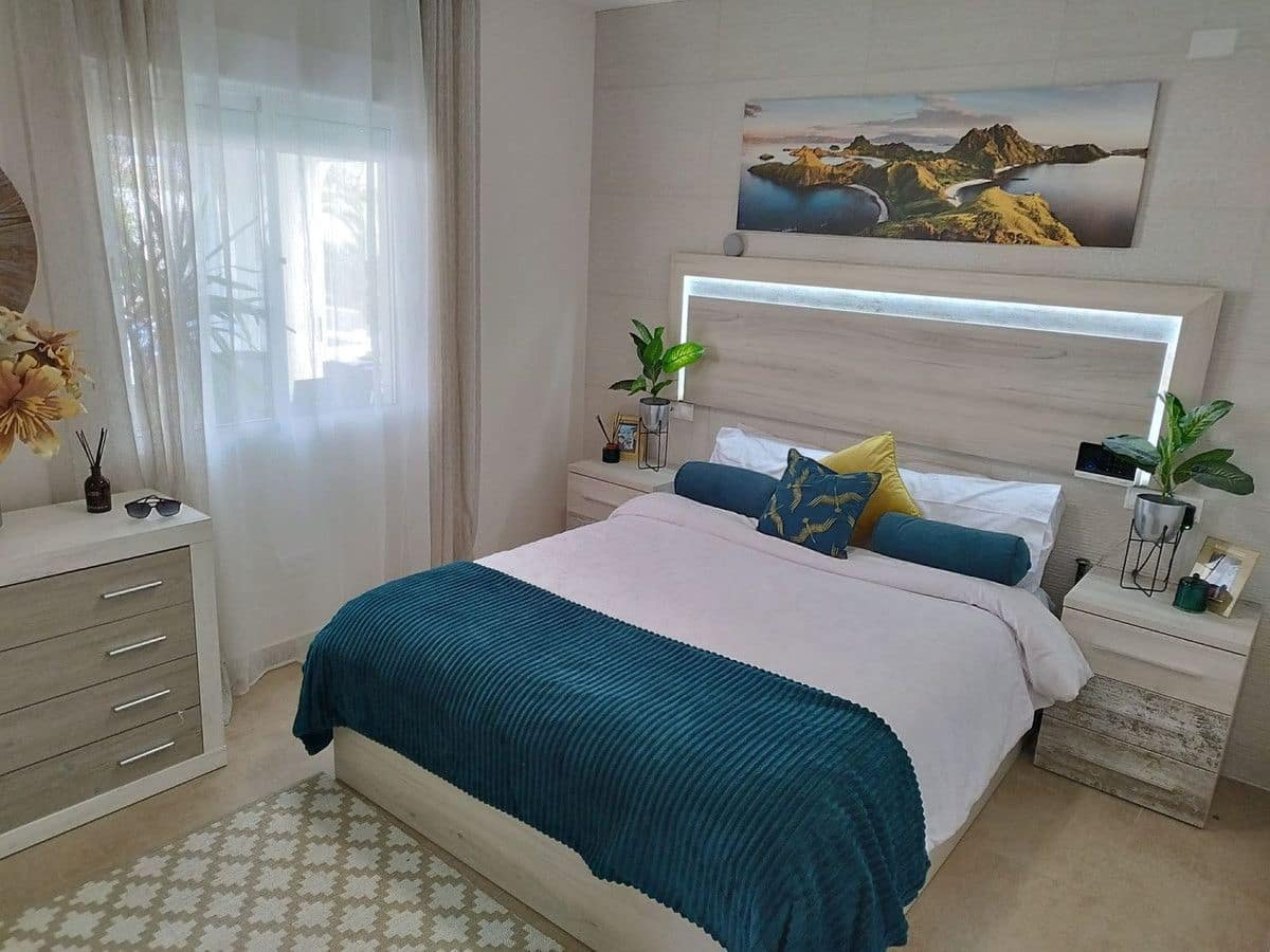 5 bedroom Villa for sale in Torrevieja with pool - € 760,000 (Ref: 10028328)