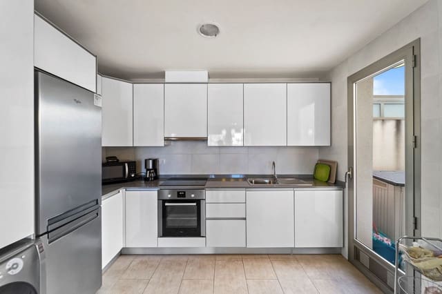 2 makuuhuone Huoneisto myytävänä paikassa Parque de las Naciones, Torrevieja - 259 000 € (Ref: 10028331)