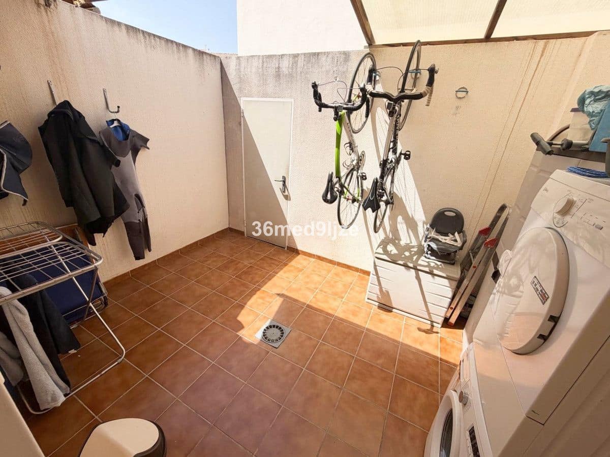 3 bedroom Villa for sale in Los Alcazares - € 250,000 (Ref: 10028332)