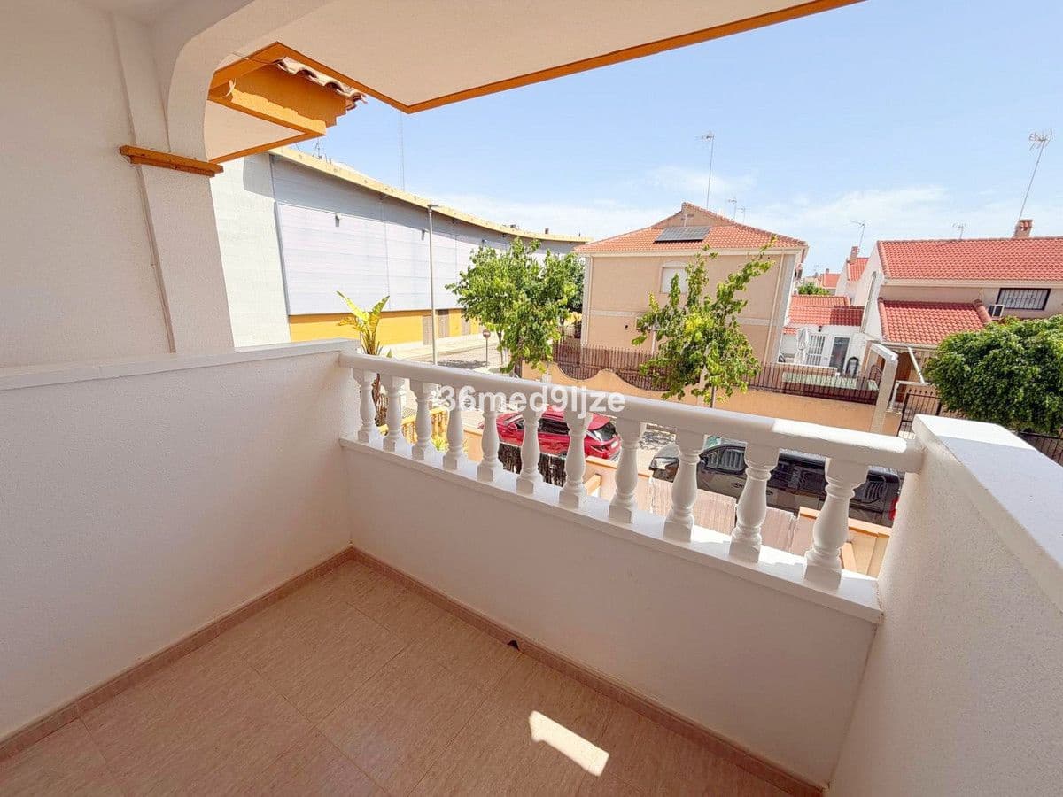 3 bedroom Villa for sale in Los Alcazares - € 250,000 (Ref: 10028332)