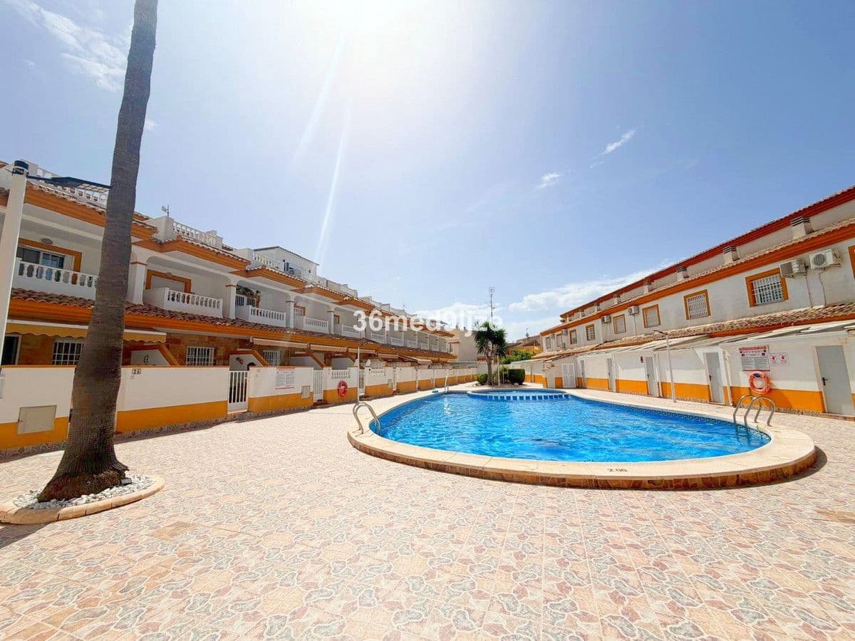 3 bedroom Villa for sale in Los Alcazares - € 250,000 (Ref: 10028332)
