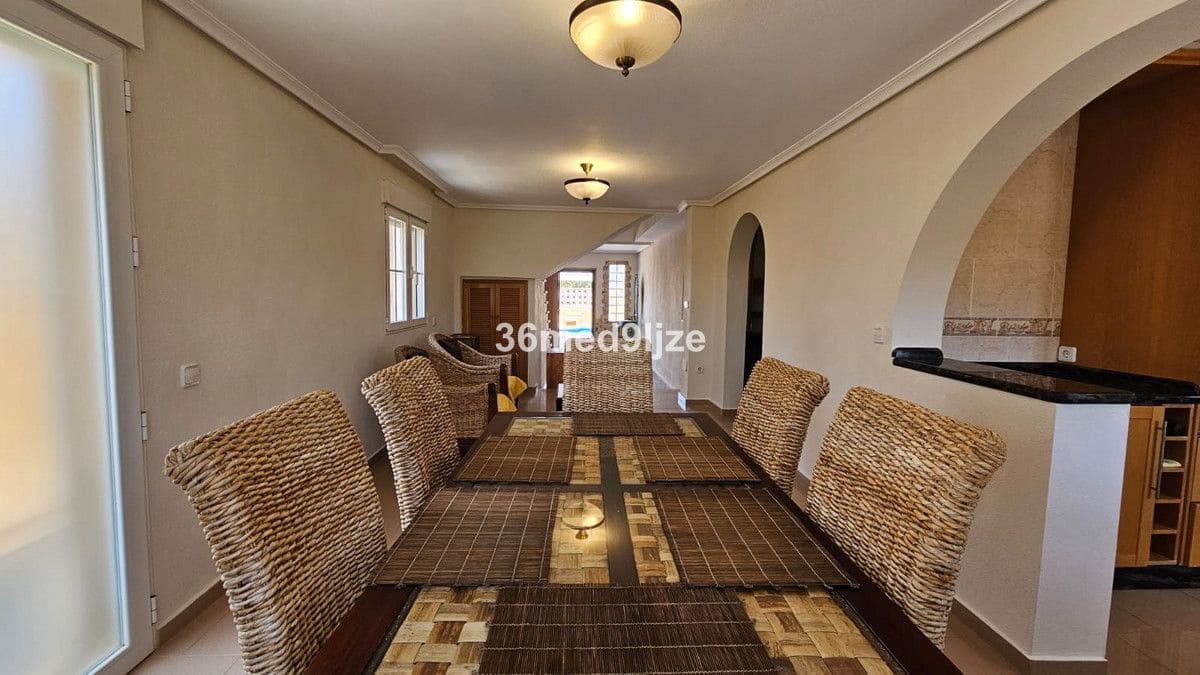 6 quarto Moradia para venda em Los Narejos com piscina - 599 000 € (Ref: 10028334)