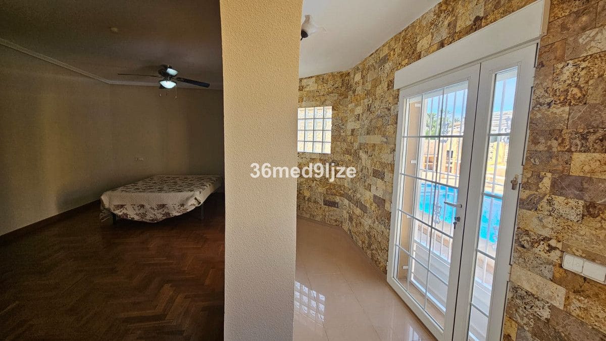 6 quarto Moradia para venda em Los Narejos com piscina - 599 000 € (Ref: 10028334)