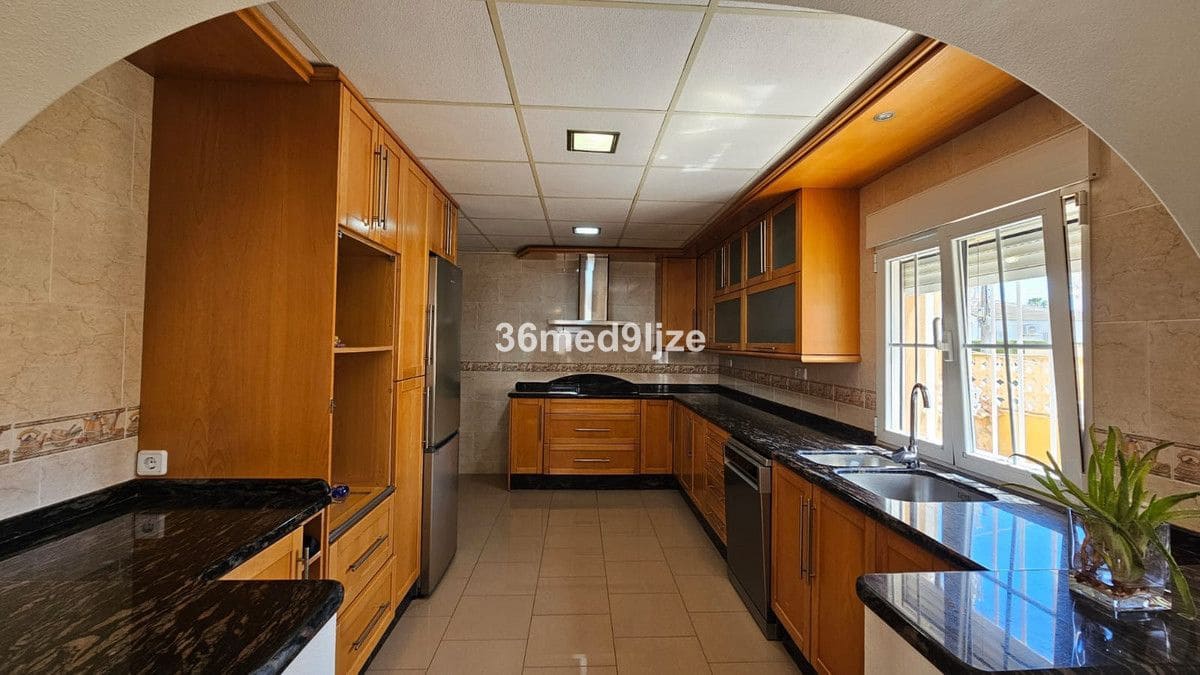 6 quarto Moradia para venda em Los Narejos com piscina - 599 000 € (Ref: 10028334)