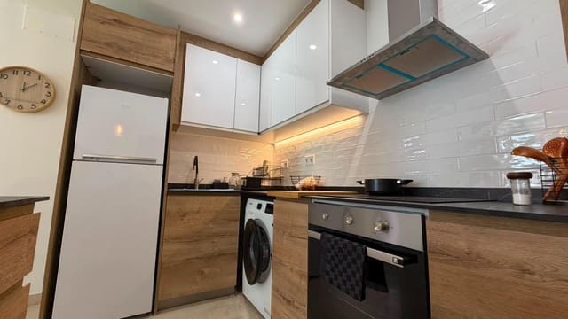 Bungalow de 2 habitaciones en La Veleta, Torrevieja en venta - 179.900 € (Ref: 10028340)