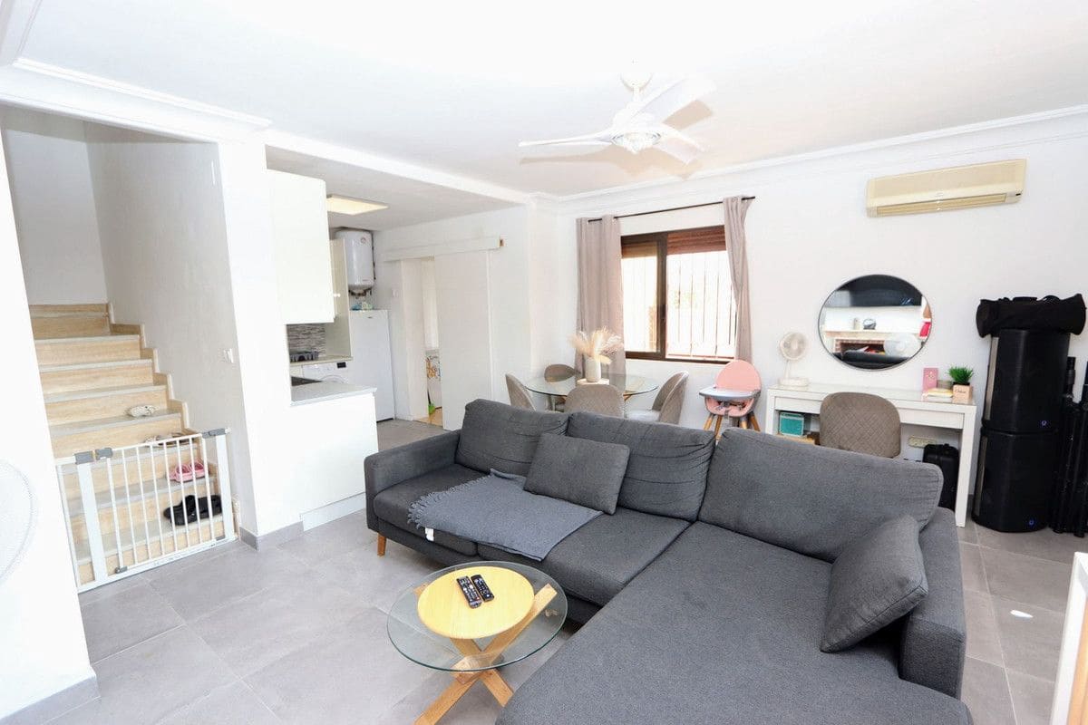 2 makuuhuone Huvila myytävänä paikassa Orihuela Costa mukana uima-altaan - 218 000 € (Ref: 10028345)