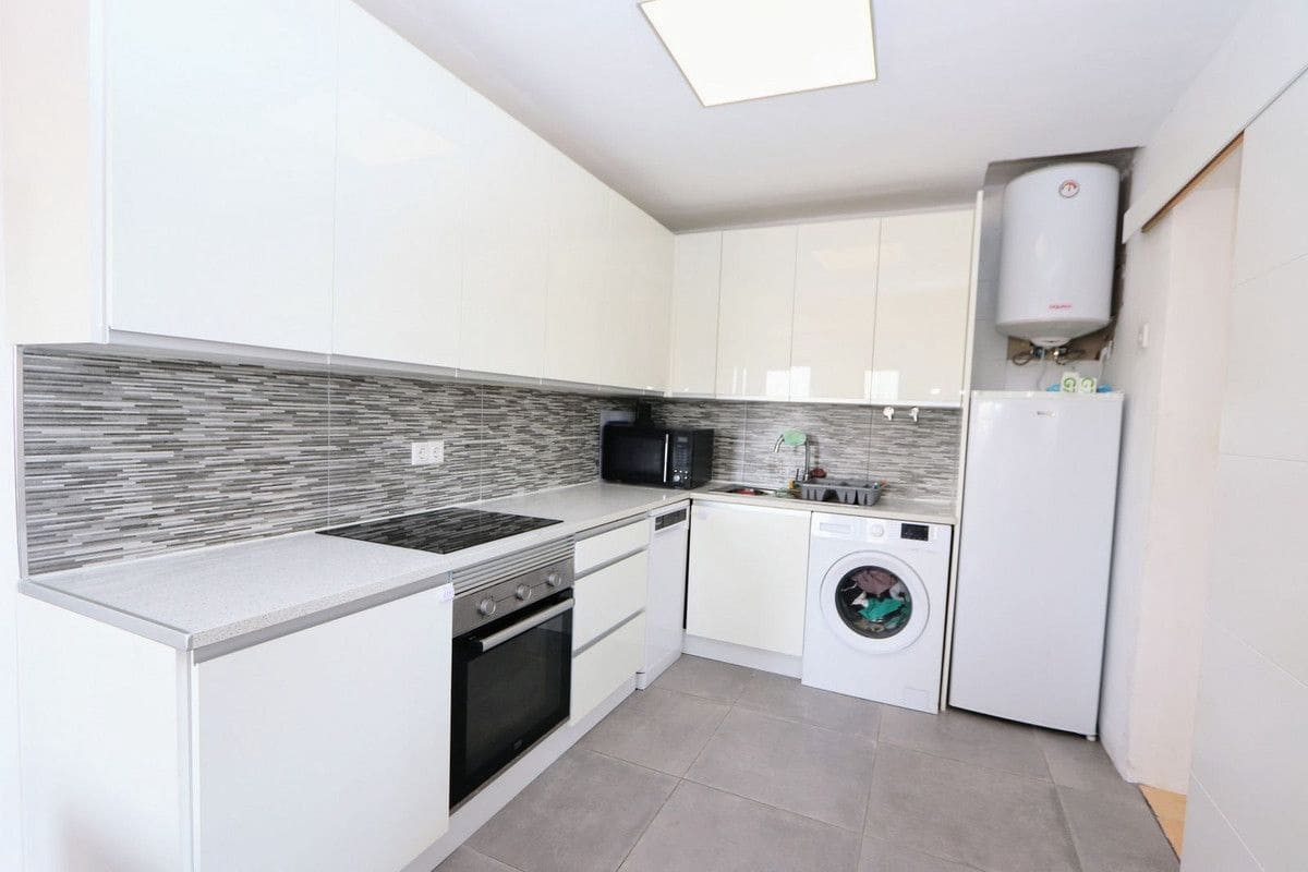 2 makuuhuone Huvila myytävänä paikassa Orihuela Costa mukana uima-altaan - 218 000 € (Ref: 10028345)