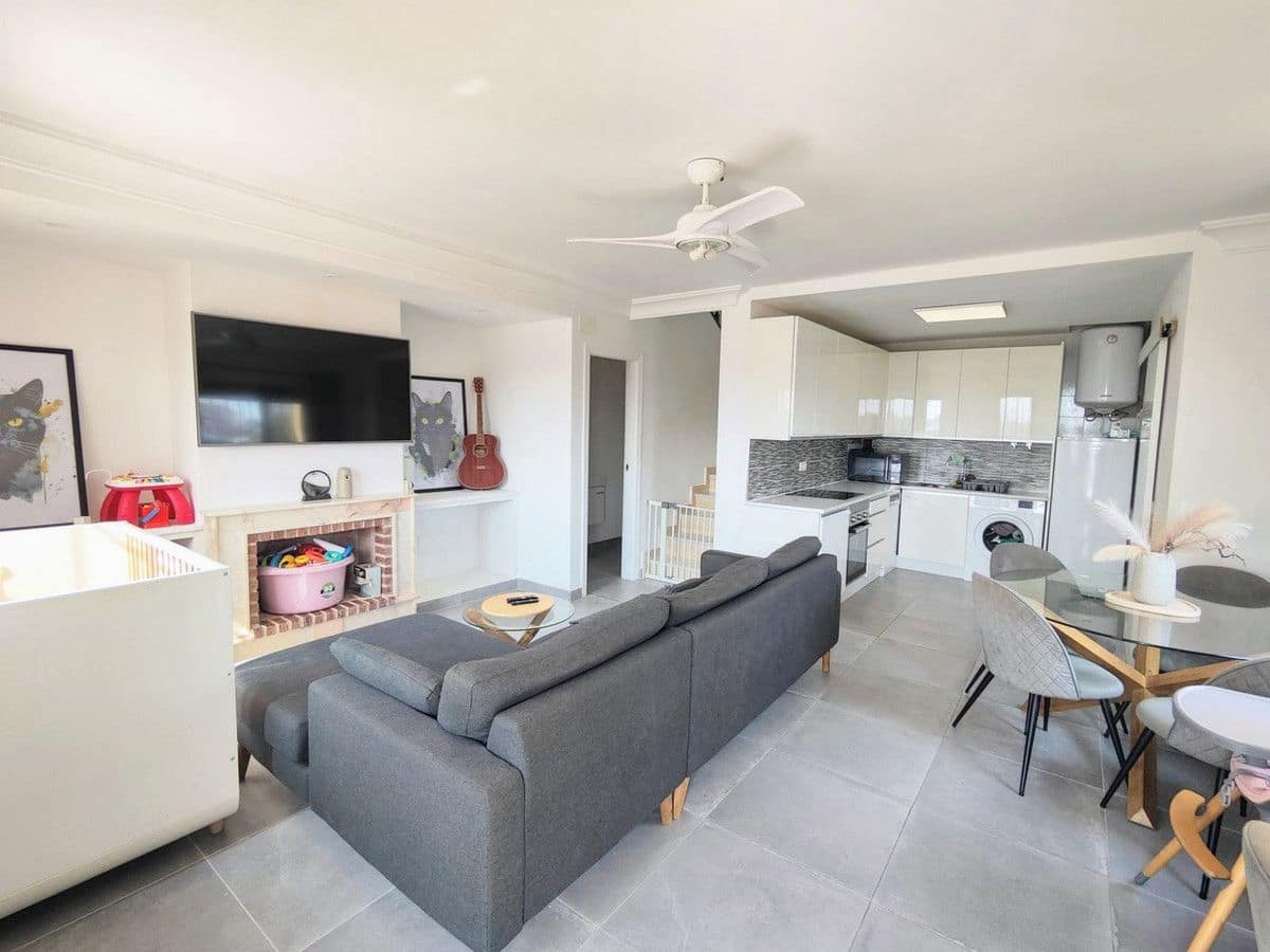 2 makuuhuone Huvila myytävänä paikassa Orihuela Costa mukana uima-altaan - 218 000 € (Ref: 10028345)