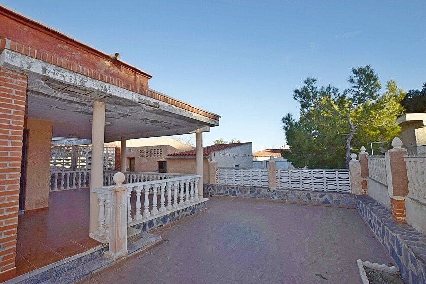 3 bedroom Villa for sale in Torrevieja with pool - € 264,900 (Ref: 10028350)