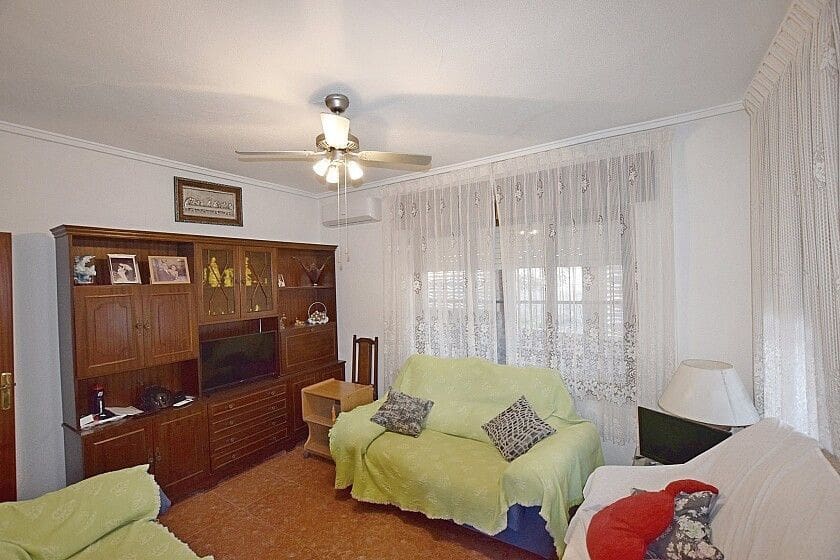 3 bedroom Villa for sale in Torrevieja with pool - € 264,900 (Ref: 10028350)