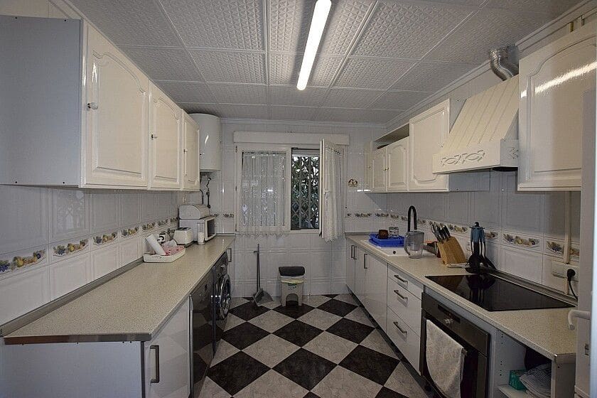 3 bedroom Villa for sale in Torrevieja with pool - € 590,000 (Ref: 10028351)