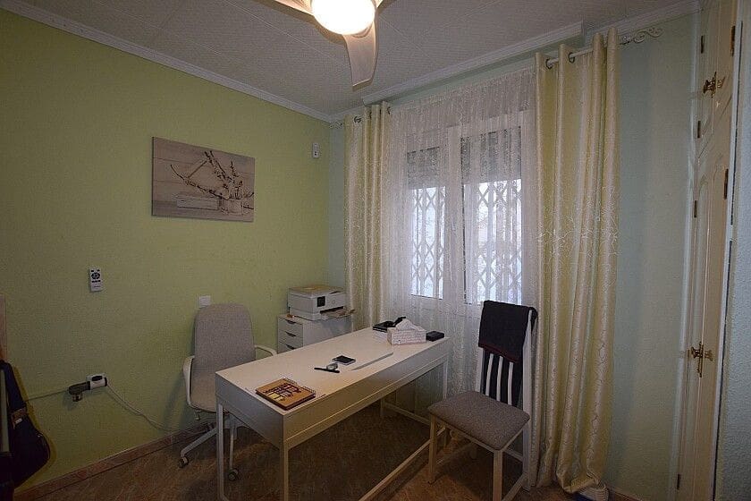 3 bedroom Villa for sale in Torrevieja with pool - € 590,000 (Ref: 10028351)