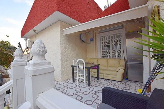3 bedroom Villa for sale in Torrevieja with pool - € 590,000 (Ref: 10028351)