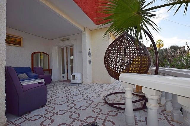 3 bedroom Villa for sale in Torrevieja with pool - € 590,000 (Ref: 10028351)