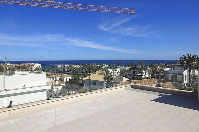 Chalet de 5 habitaciones en La Zenia, Orihuela en venta - 1.500.000 € (Ref: 10028352)