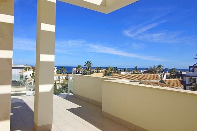 Chalet de 5 habitaciones en La Zenia, Orihuela en venta - 1.500.000 € (Ref: 10028352)