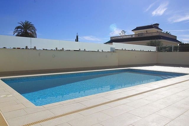 Chalet de 5 habitaciones en La Zenia, Orihuela en venta - 1.500.000 € (Ref: 10028352)