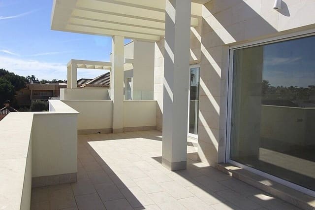 Chalet de 5 habitaciones en La Zenia, Orihuela en venta - 1.500.000 € (Ref: 10028352)