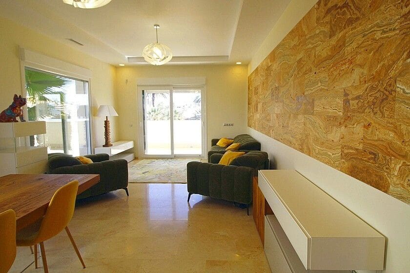 Chalet de 5 habitaciones en La Zenia en venta - 1.500.000 € (Ref: 10028352)