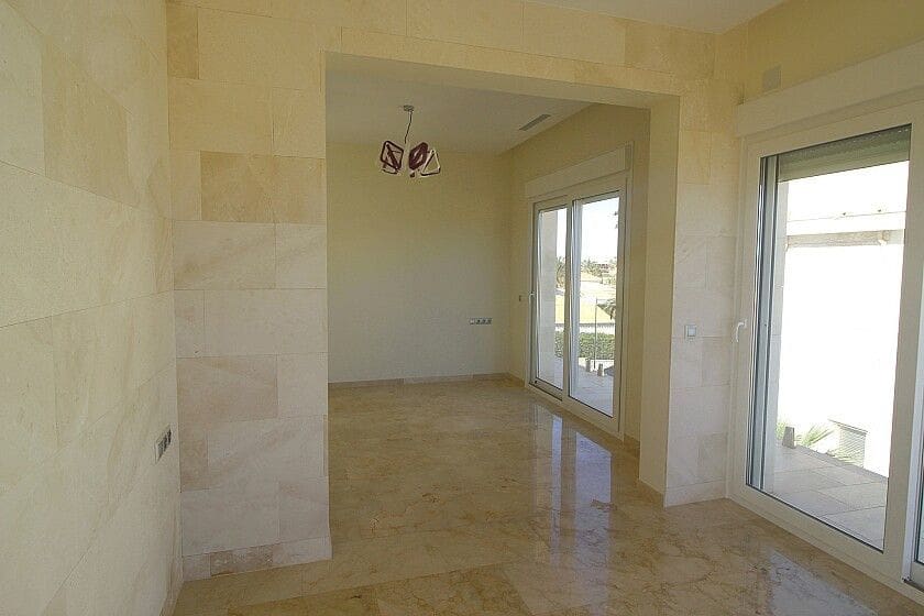 Chalet de 5 habitaciones en La Zenia en venta - 1.500.000 € (Ref: 10028352)