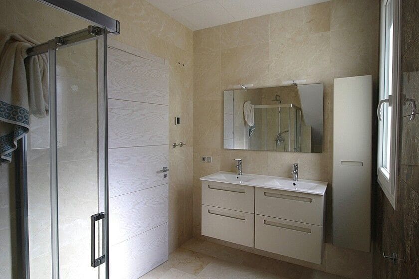 Chalet de 5 habitaciones en La Zenia en venta - 1.500.000 € (Ref: 10028352)