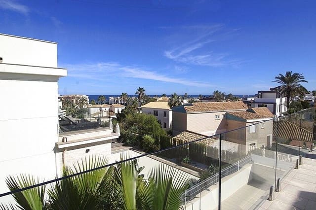 Chalet de 5 habitaciones en La Zenia, Orihuela en venta - 1.500.000 € (Ref: 10028352)