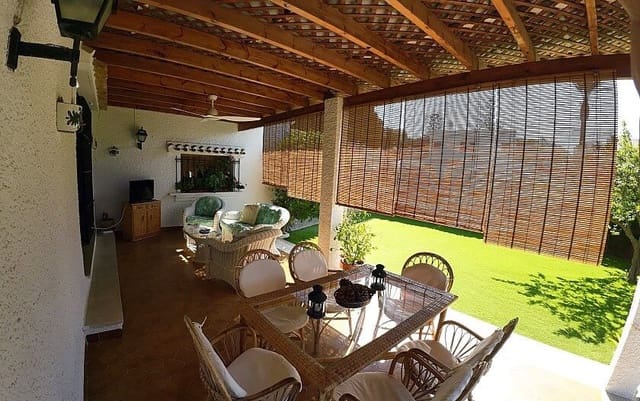 5 makuuhuone Huvila myytävänä paikassa Campoamor, Orihuela - 650 000 € (Ref: 10028353)
