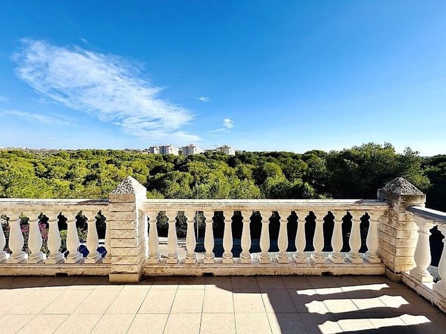 10 makuuhuone Huvila myytävänä paikassa Campoamor, Orihuela mukana uima-altaan - 1 100 000 € (Ref: 10028358)