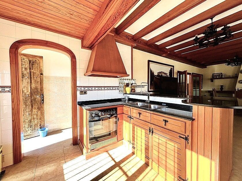 10 makuuhuone Huvila myytävänä paikassa Campoamor mukana uima-altaan - 1 100 000 € (Ref: 10028358)