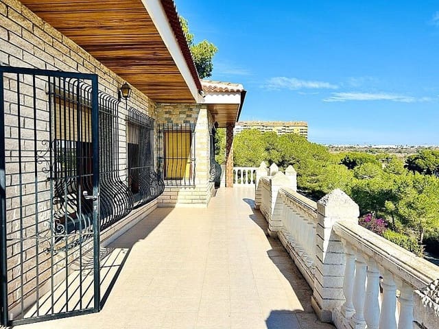 10 makuuhuone Huvila myytävänä paikassa Campoamor, Orihuela mukana uima-altaan - 1 100 000 € (Ref: 10028358)