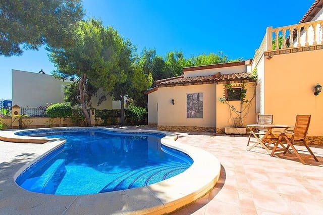 4 soveværelse Villa til salg i Punta Prima, Orihuela - € 890.000 (Ref: 10028360)
