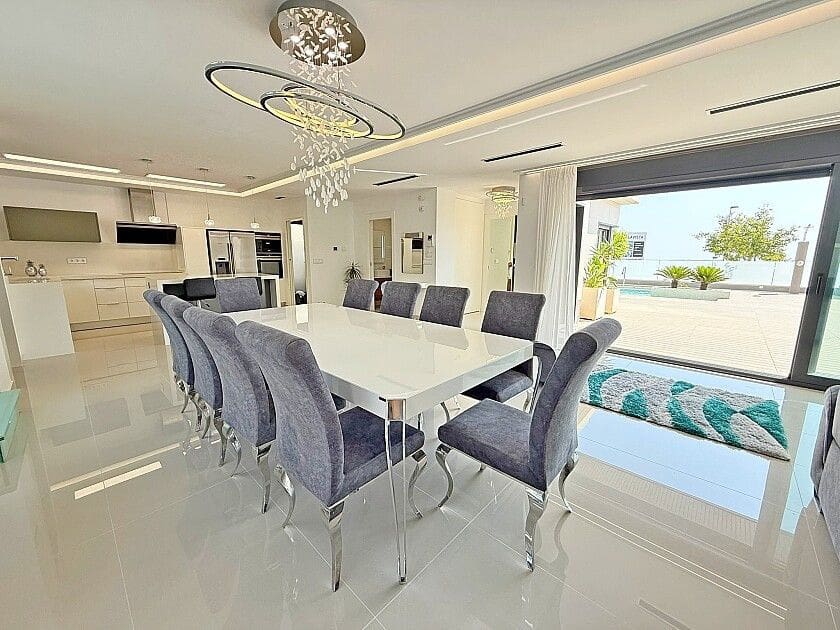 5 Zimmer Villa zu verkaufen in San Miguel de Salinas - 899.000 € (Ref: 10028364)