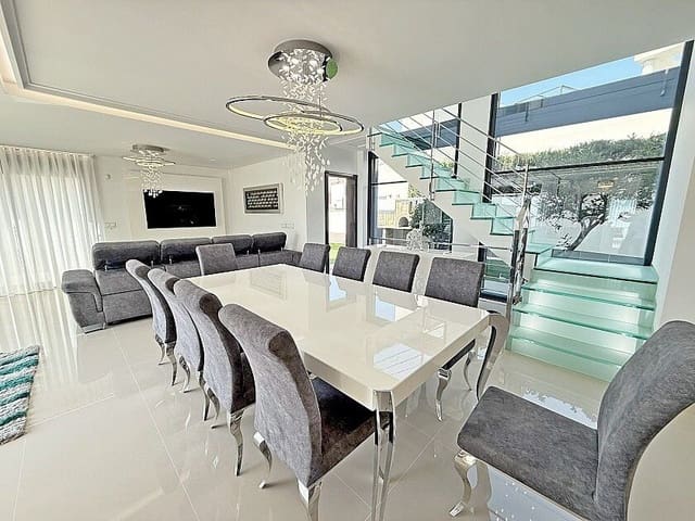 5 Zimmer Villa zu verkaufen in San Miguel de Salinas - 899.000 € (Ref: 10028364)