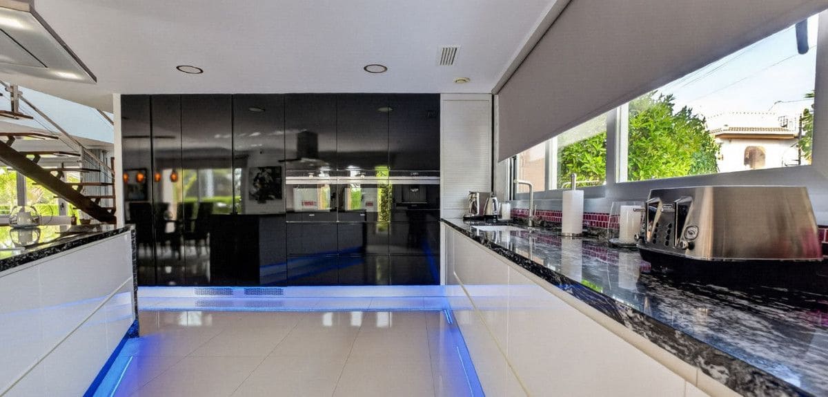 4 chambre Villa/Maison à vendre à Pinar de Campoverde avec piscine - 1 475 000 € (Ref: 10028380)