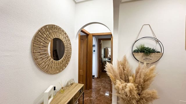 Apartamento de 2 habitaciones en Guardamar del Segura en venta con piscina - 215.000 € (Ref: 10028392)