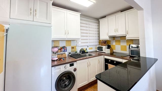 Apartamento de 2 habitaciones en Guardamar del Segura en venta con piscina - 215.000 € (Ref: 10028392)